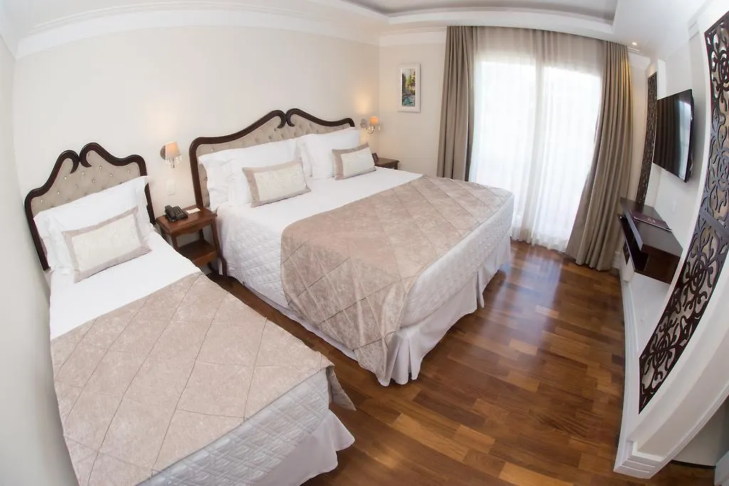 Hotel Estoril Campos do Jordao 4*,